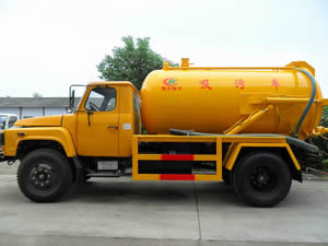 真空泵吸污车